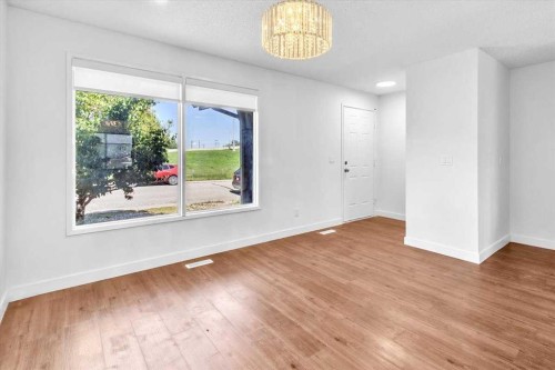 99 Shawmeadows Close Sw, Calgary, AB - Indoor Photo Showing Other Room