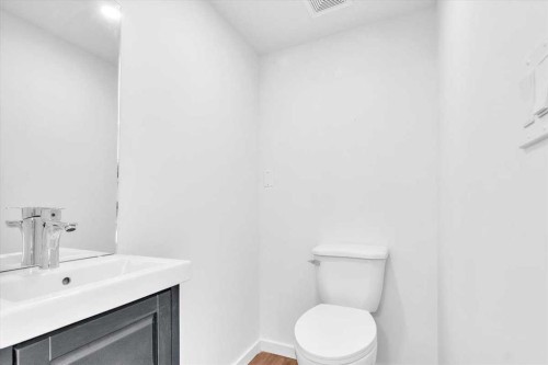 99 Shawmeadows Close Sw, Calgary, AB - Indoor Photo Showing Bathroom