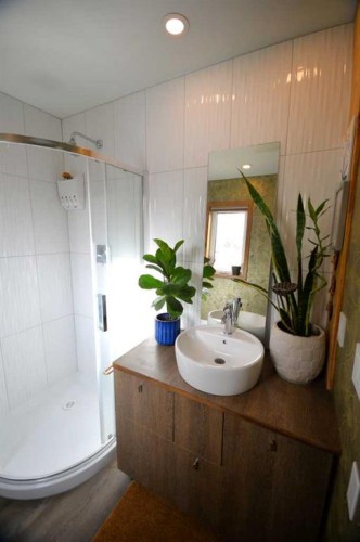 61 Cole Street, Red Deer, AB - Indoor Photo Showing Bathroom