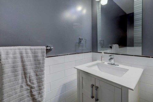 43 Canoe Square Sw, Airdrie, AB - Indoor Photo Showing Bathroom