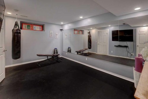 43 Canoe Square Sw, Airdrie, AB - Indoor