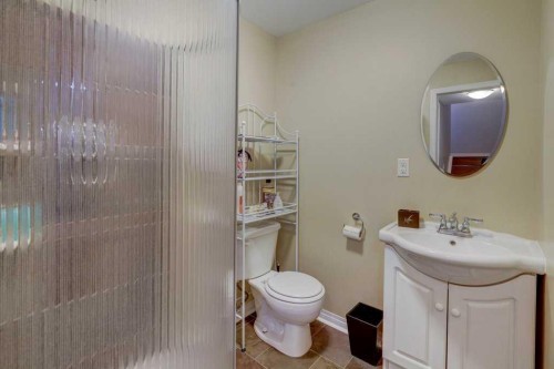 43 Canoe Square Sw, Airdrie, AB - Indoor Photo Showing Bathroom