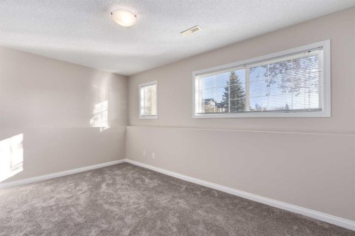 419 Coventry Road Ne, Calgary, AB - Indoor Photo Showing Other Room