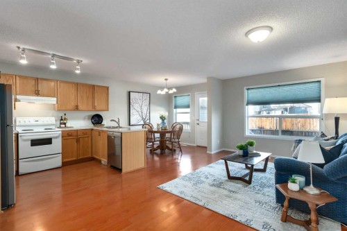 419 Coventry Road Ne, Calgary, AB - Indoor