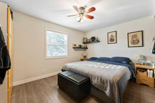 4640 81 Street Nw, Calgary, AB - Indoor Photo Showing Bedroom