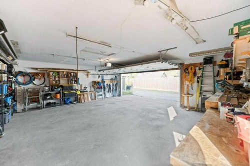4640 81 Street Nw, Calgary, AB - Indoor Photo Showing Garage