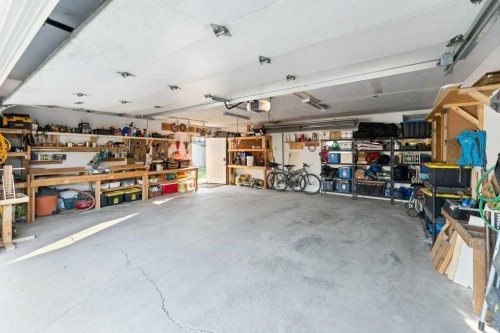 4640 81 Street Nw, Calgary, AB - Indoor Photo Showing Garage