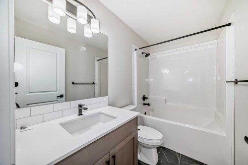 105 Corner Glen Green Ne, Calgary, AB - Indoor Photo Showing Bathroom