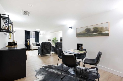 959 Parkwood Way Se, Calgary, AB - Indoor Photo Showing Dining Room