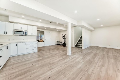 76 Rock Lake View Nw, Calgary, AB - Indoor