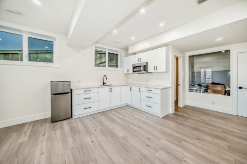 76 Rock Lake View Nw, Calgary, AB - Indoor Photo Showing Kitchen