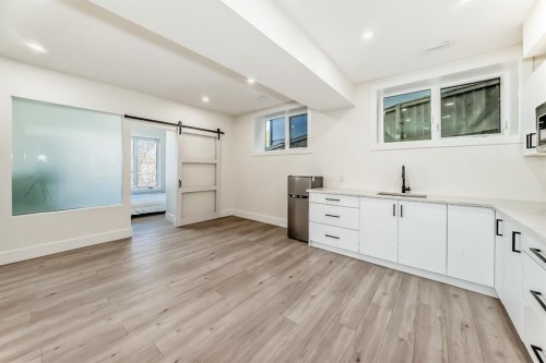 76 Rock Lake View Nw, Calgary, AB - Indoor