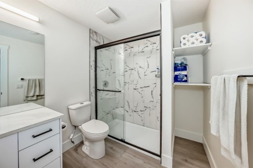 76 Rock Lake View Nw, Calgary, AB - Indoor Photo Showing Bathroom