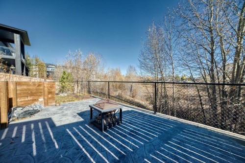 76 Rock Lake View Nw, Calgary, AB - Outdoor