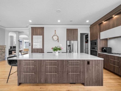 210 Evergreen Mews Sw, Calgary, AB - Indoor Photo Showing Kitchen With Upgraded Kitchen