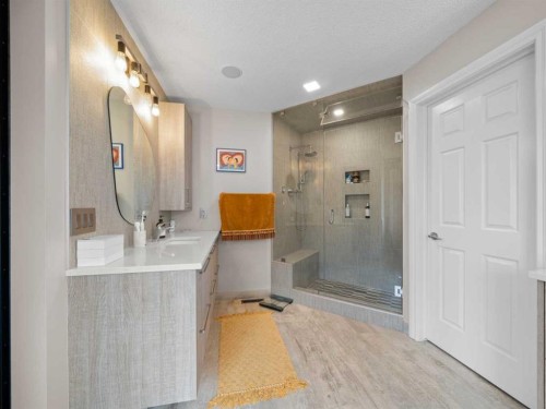 210 Evergreen Mews Sw, Calgary, AB - Indoor Photo Showing Bathroom