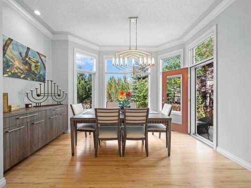 210 Evergreen Mews Sw, Calgary, AB - Indoor Photo Showing Dining Room