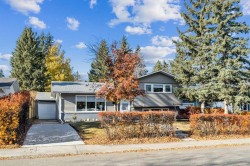 9607 Oakhill Drive SW Calgary, AB T2V 3W4