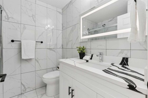 9607 Oakhill Drive Sw, Calgary, AB - Indoor Photo Showing Bathroom