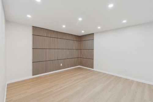 9607 Oakhill Drive Sw, Calgary, AB - Indoor Photo Showing Other Room