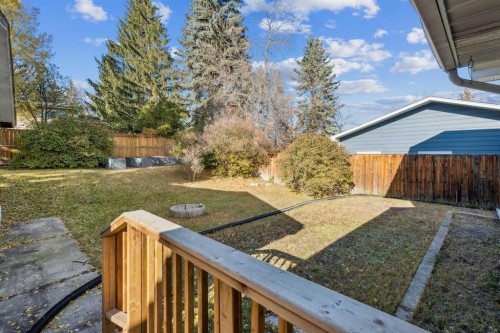 9607 Oakhill Drive Sw, Calgary, AB - Outdoor