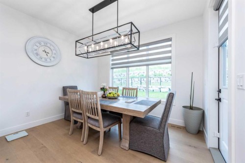 53 Hampstead Mews Nw, Calgary, AB - Indoor Photo Showing Dining Room