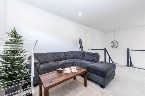 53 Hampstead Mews Nw, Calgary, AB - Indoor Photo Showing Living Room