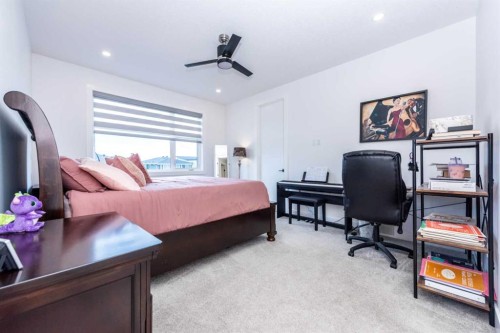53 Hampstead Mews Nw, Calgary, AB - Indoor Photo Showing Bedroom