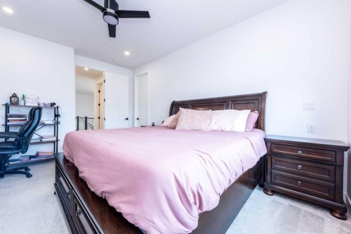 53 Hampstead Mews Nw, Calgary, AB - Indoor Photo Showing Bedroom