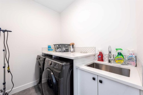 53 Hampstead Mews Nw, Calgary, AB - Indoor Photo Showing Laundry Room