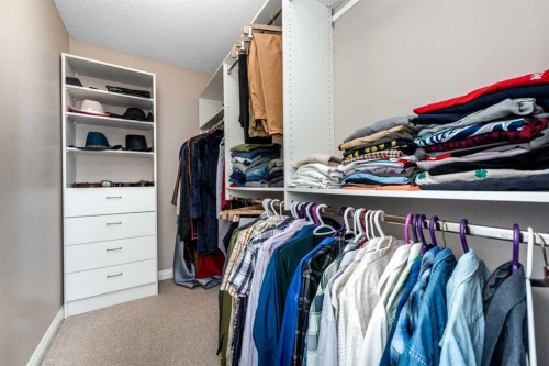 190 Everstone Drive Sw, Calgary, AB - Indoor With Storage