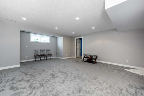 190 Everstone Drive Sw, Calgary, AB - Indoor