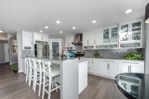 190 Everstone Drive Sw, Calgary, AB - Indoor Photo Showing Kitchen With Upgraded Kitchen