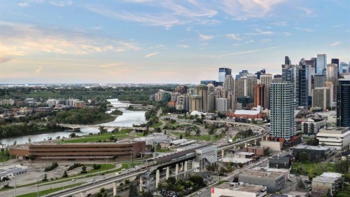 401-1110 17 Street Sw, Calgary, AB - Outdoor With View