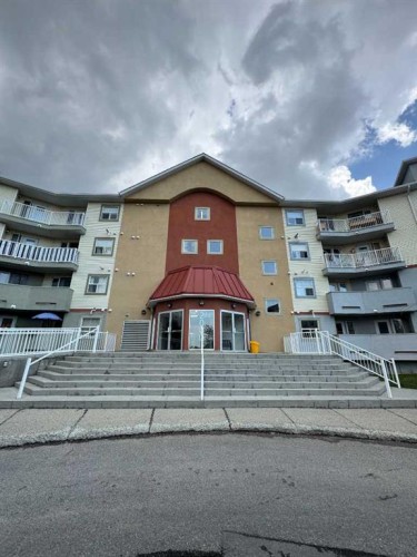 2126-700 Willowbrook Road Nw, Airdrie, AB - Outdoor