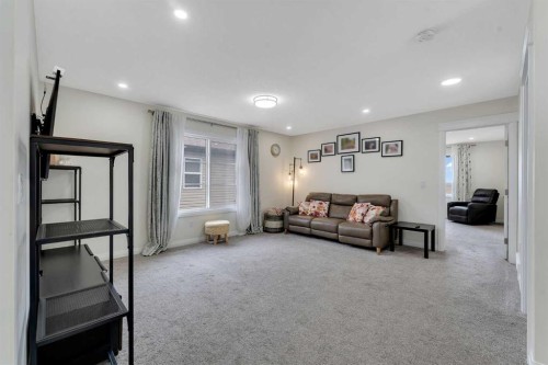 838 Edgefield Street, Strathmore, AB - Indoor