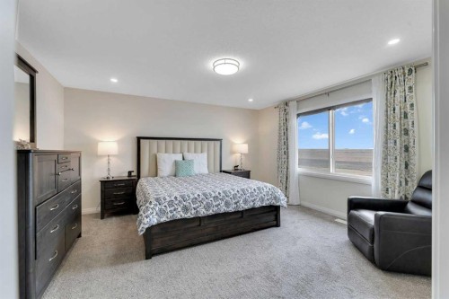 838 Edgefield Street, Strathmore, AB - Indoor Photo Showing Bedroom