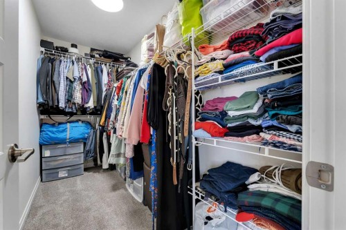 838 Edgefield Street, Strathmore, AB - Indoor With Storage