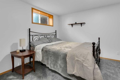 3 Aspen Landing, Strathmore, AB - Indoor Photo Showing Bedroom