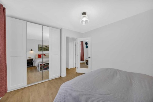 91 Shawglen Way Sw, Calgary, AB - Indoor Photo Showing Bedroom