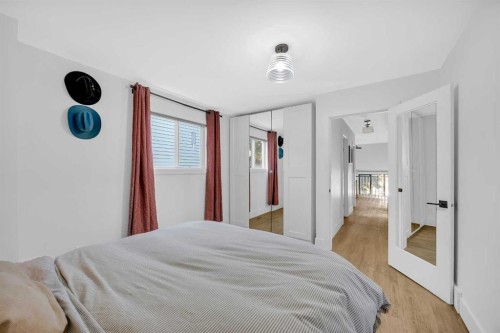 91 Shawglen Way Sw, Calgary, AB - Indoor Photo Showing Bedroom