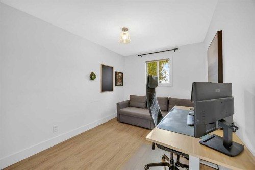 91 Shawglen Way Sw, Calgary, AB - Indoor Photo Showing Office