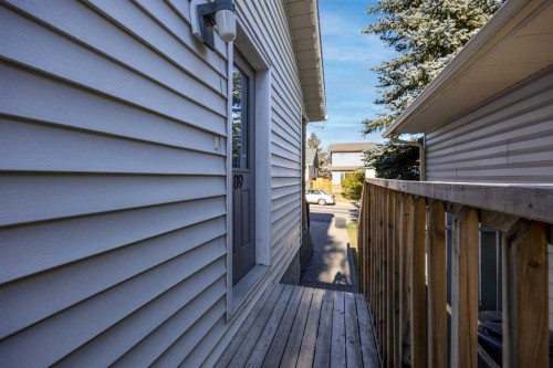 91 Shawglen Way Sw, Calgary, AB - Outdoor