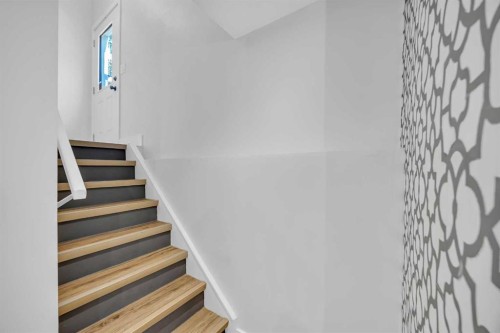 91 Shawglen Way Sw, Calgary, AB - Indoor Photo Showing Other Room