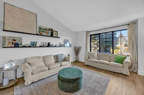 91 Shawglen Way Sw, Calgary, AB - Indoor Photo Showing Living Room