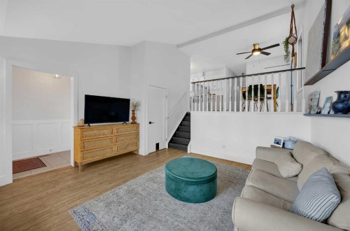 91 Shawglen Way Sw, Calgary, AB - Indoor