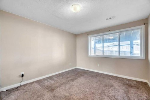 2450 Baysprings Link Sw, Airdrie, AB - Indoor Photo Showing Other Room