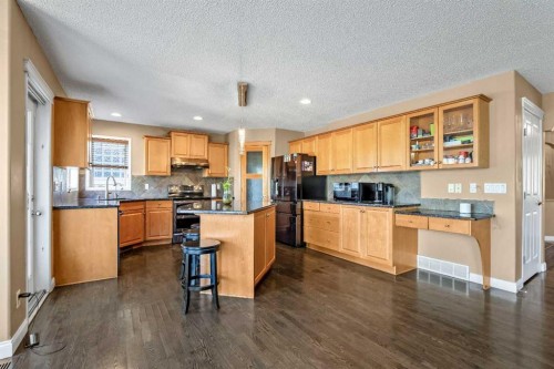 123 Cranwell Close Se, Calgary, AB - Indoor Photo Showing Kitchen