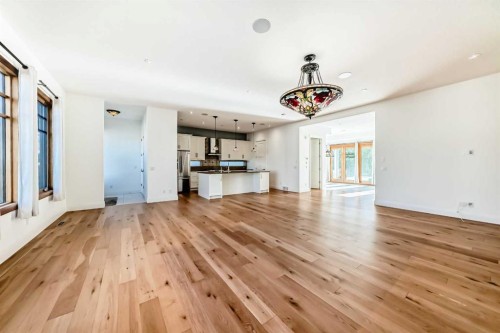 2323 3 Avenue Nw, Calgary, AB - Indoor