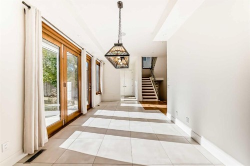 2323 3 Avenue Nw, Calgary, AB - Indoor Photo Showing Other Room